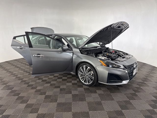2023 Nissan Altima 2.5 SL photo 12