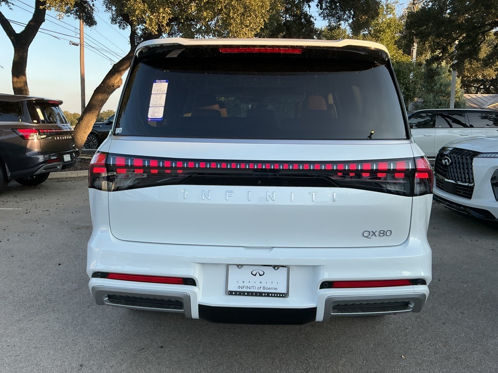 2026 Infiniti QX80 Luxe photo 4