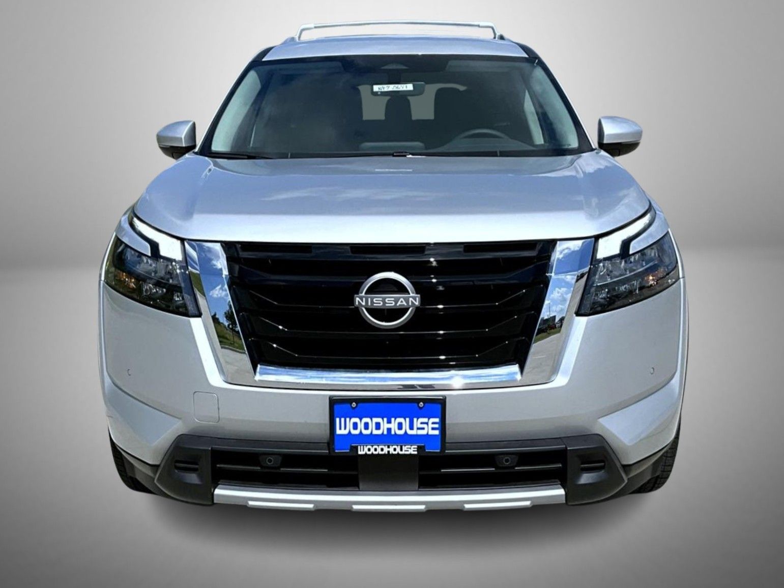 2025 Nissan Pathfinder SL photo 2