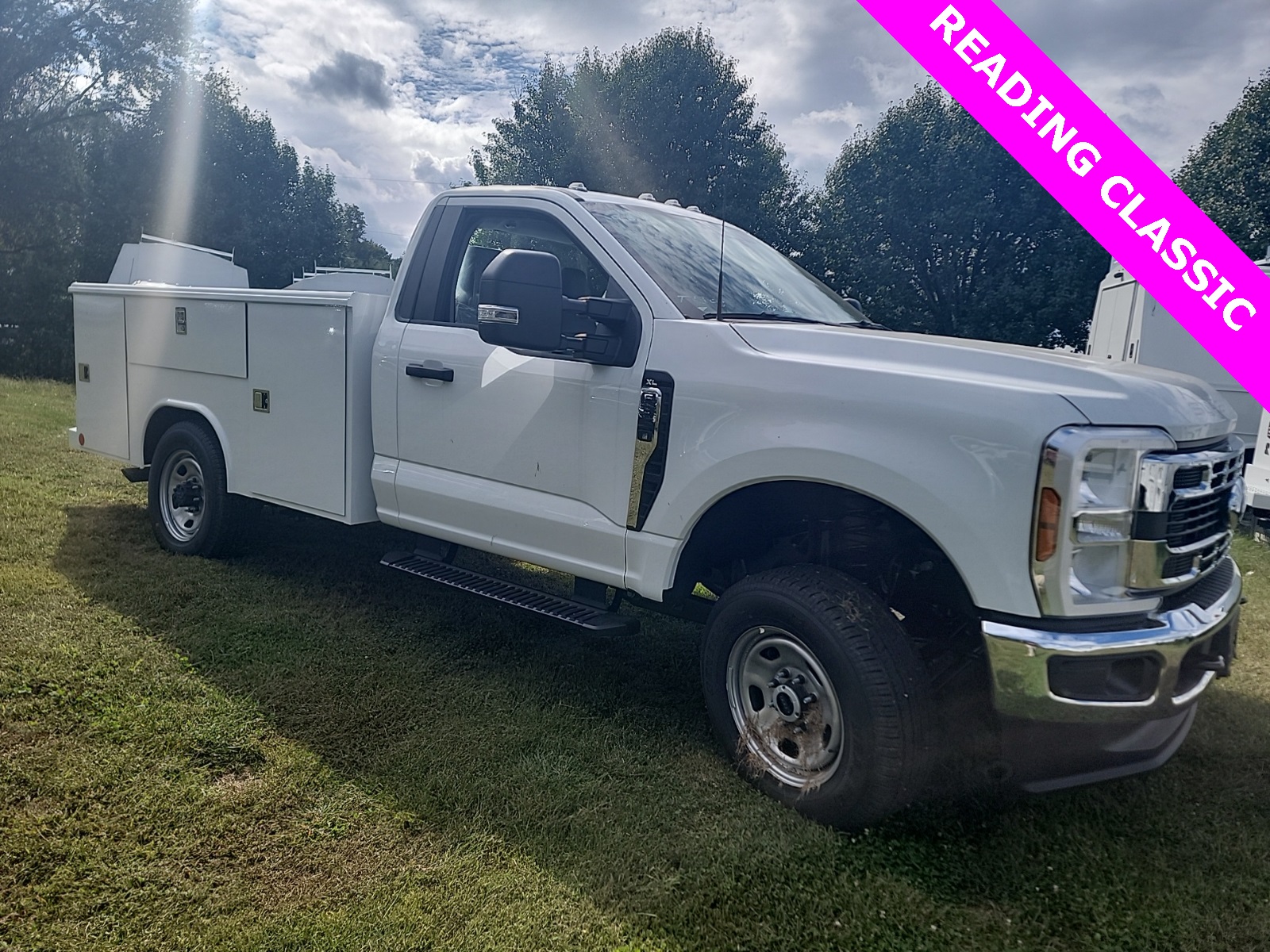 2025 Ford F-350 photo 4