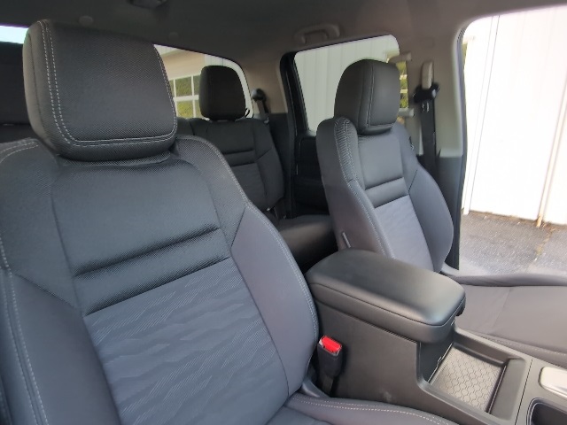 2023 Nissan Frontier SV photo 39