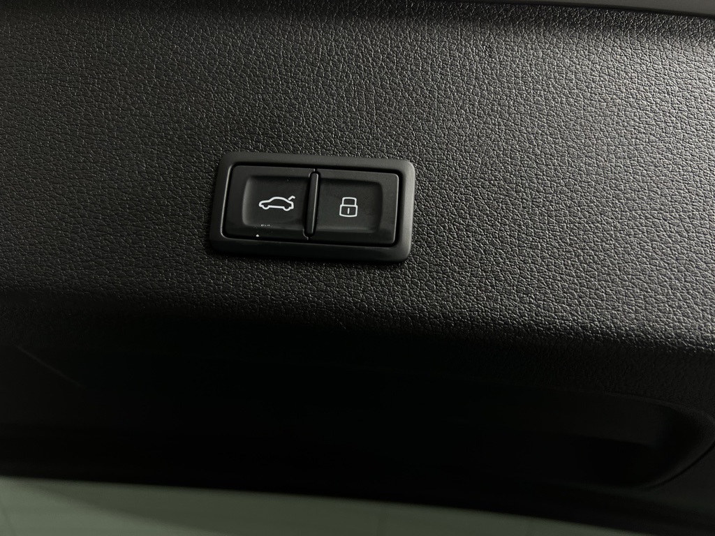 2023 Audi e-tron Premium photo 25