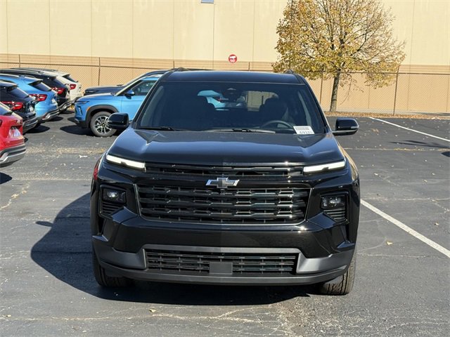 2026 Chevrolet Traverse photo 2