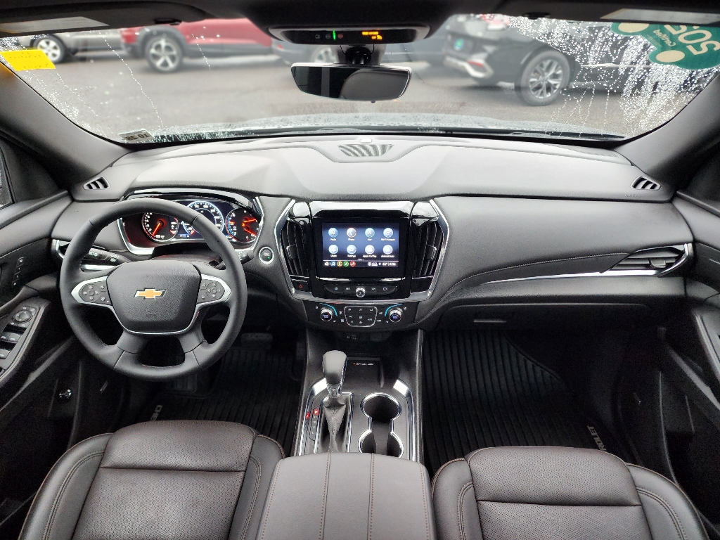 2023 Chevrolet Traverse High Country photo 2
