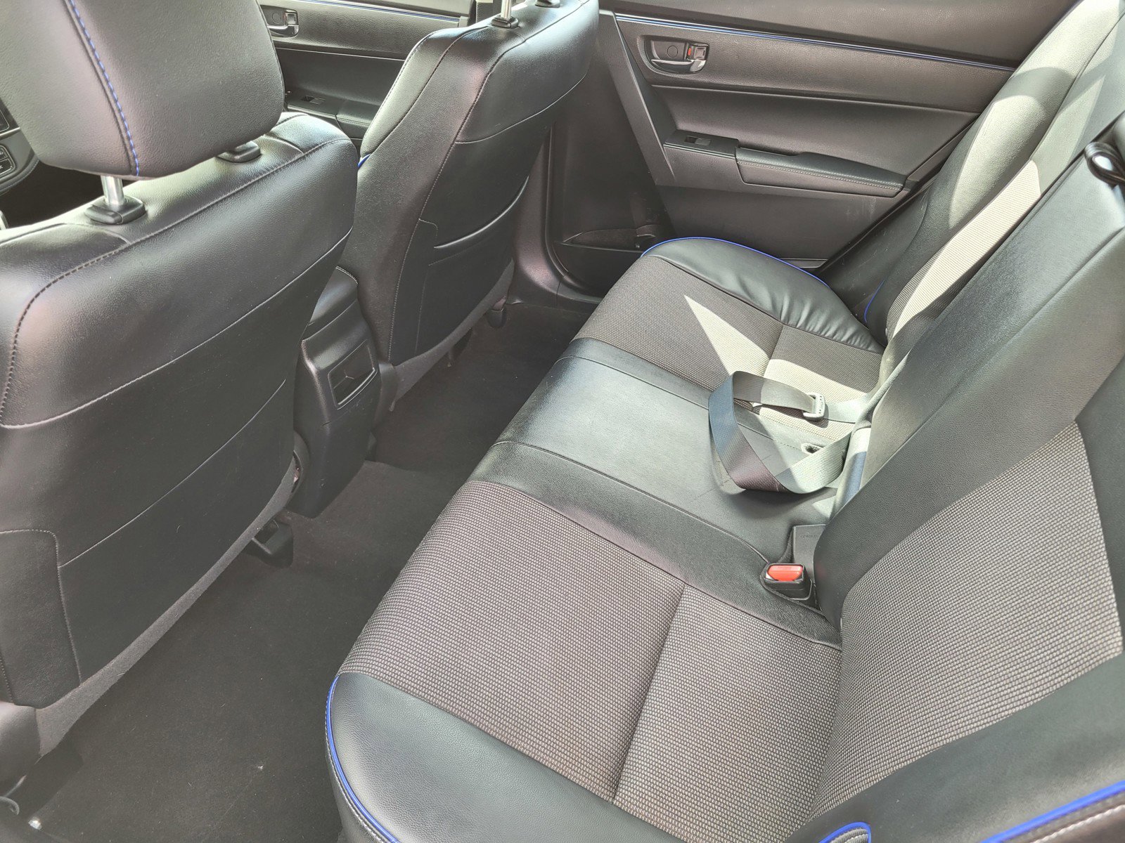 2019 Toyota Corolla XLE XSE photo 11