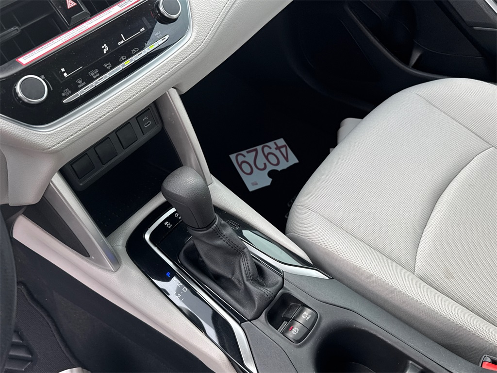 2024 Toyota Corolla Cross L photo 27