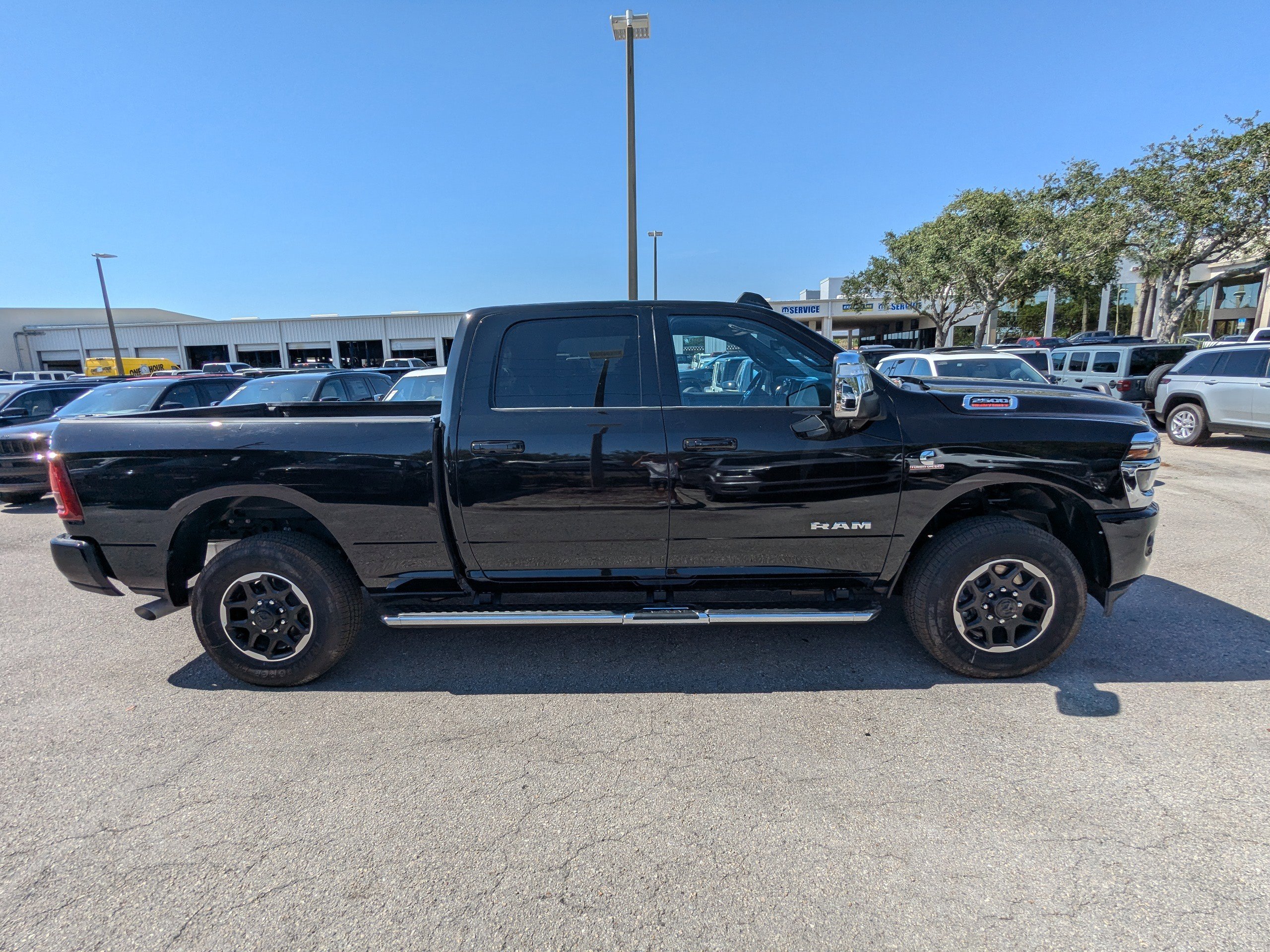 2025 Ram 2500 Laramie photo 4