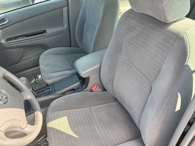 2005 Toyota Camry LE photo 9