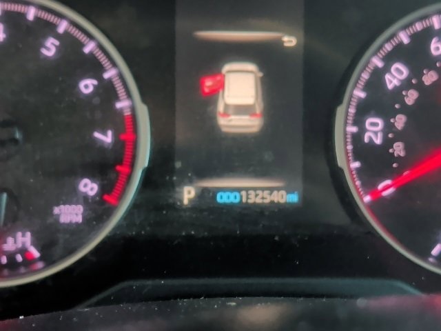 2021 Toyota RAV4 LE photo 4