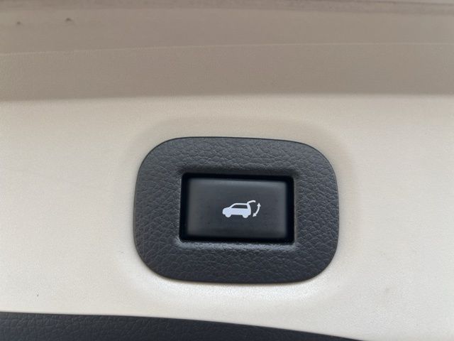 2020 Nissan Rogue SV photo 17