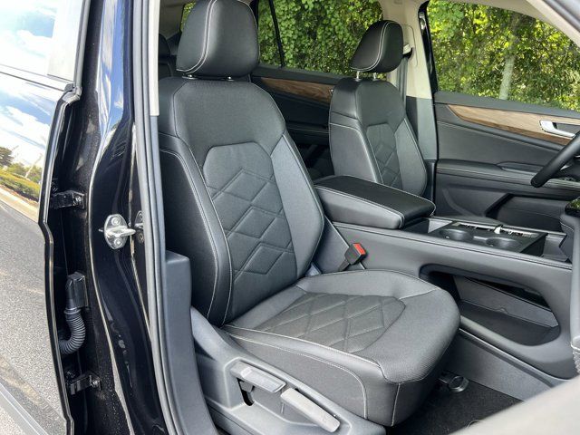 2025 Volkswagen Atlas SE photo 16