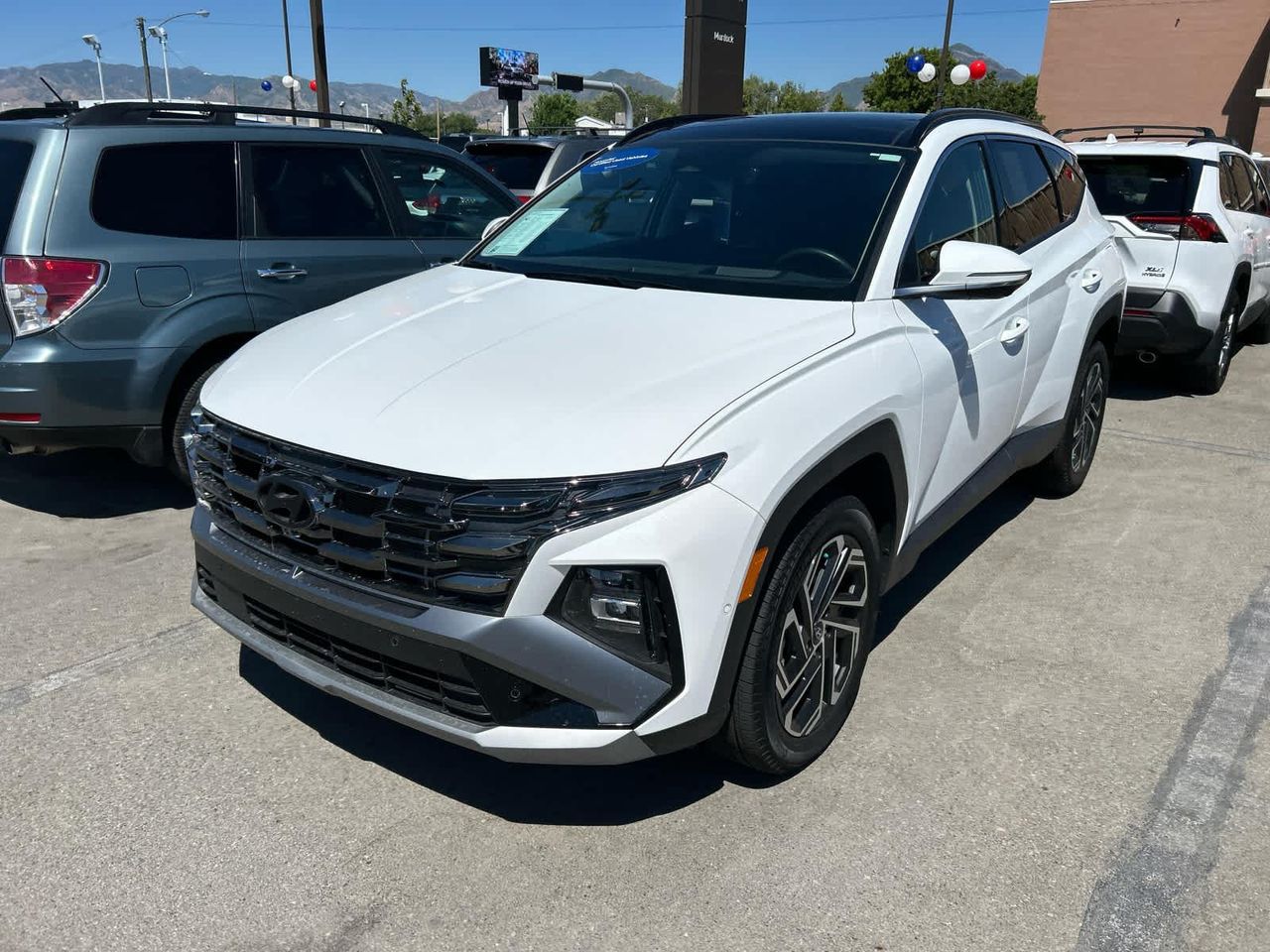 2025 Hyundai Tucson Limited photo 2