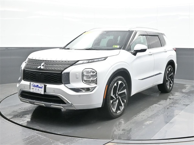 2022 Mitsubishi Outlander SEL's photo