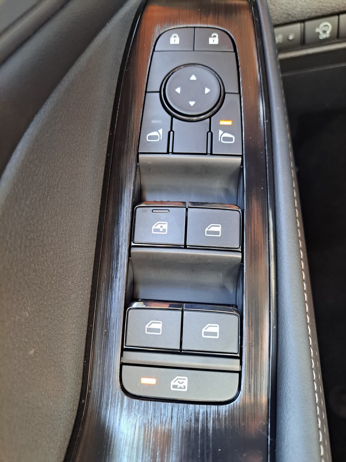 2026 Nissan Rogue SV photo 14