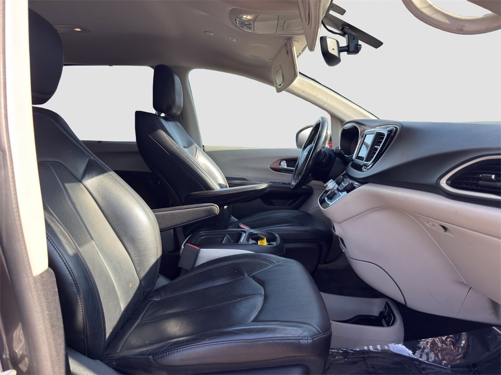 2019 Chrysler Pacifica Touring L photo 22