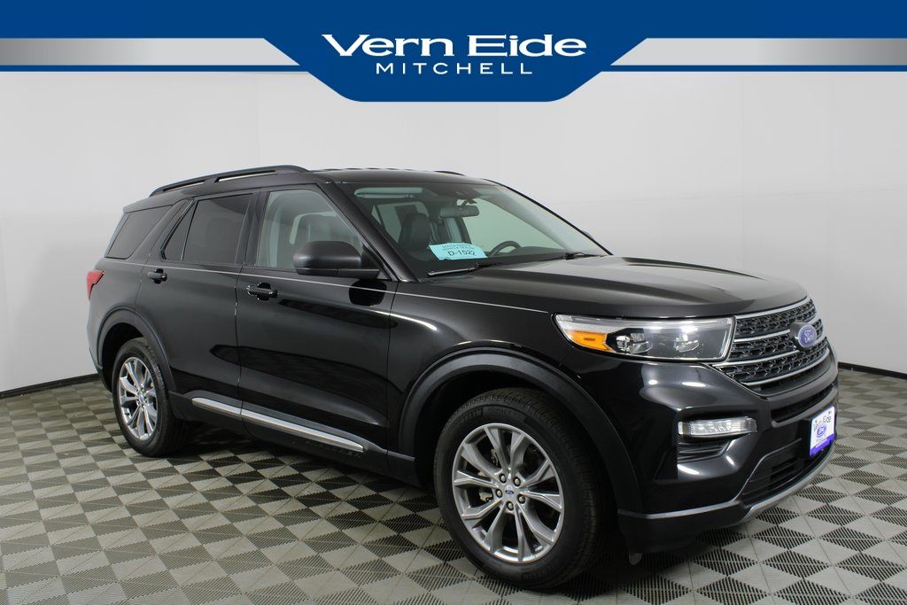 2022 Ford Explorer XLT's photo