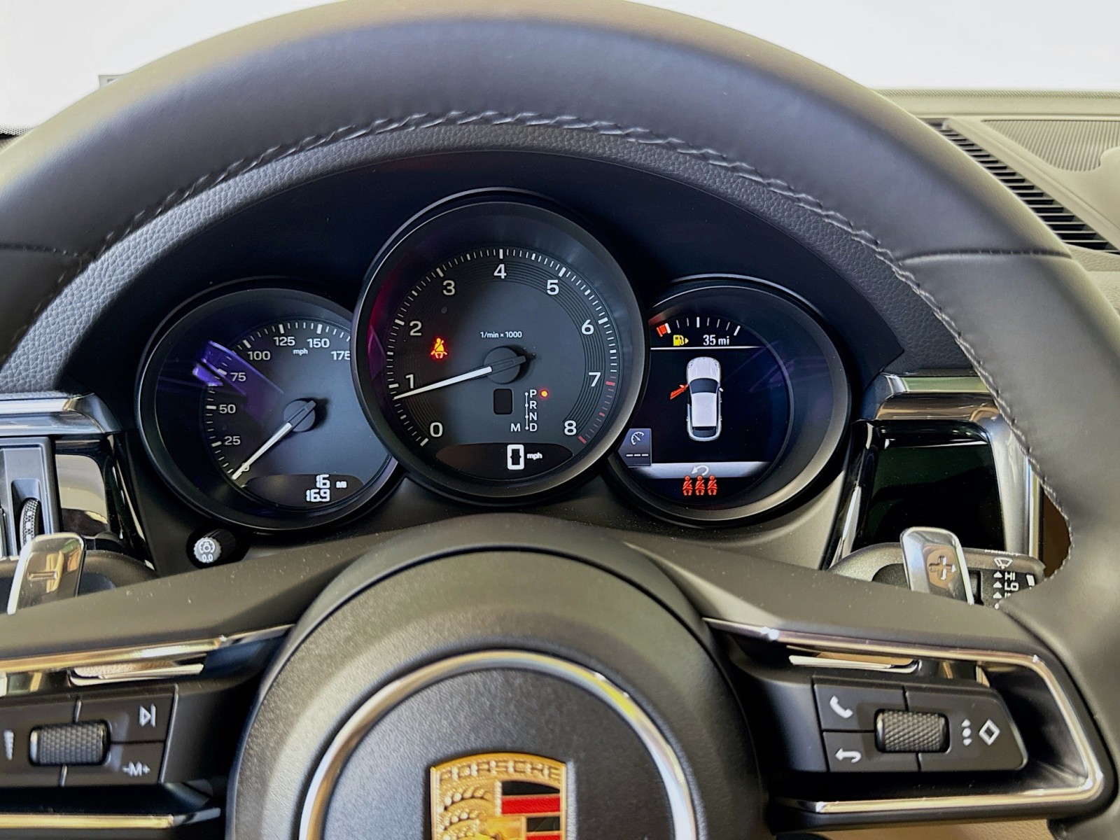 2025 Porsche Macan T photo 15
