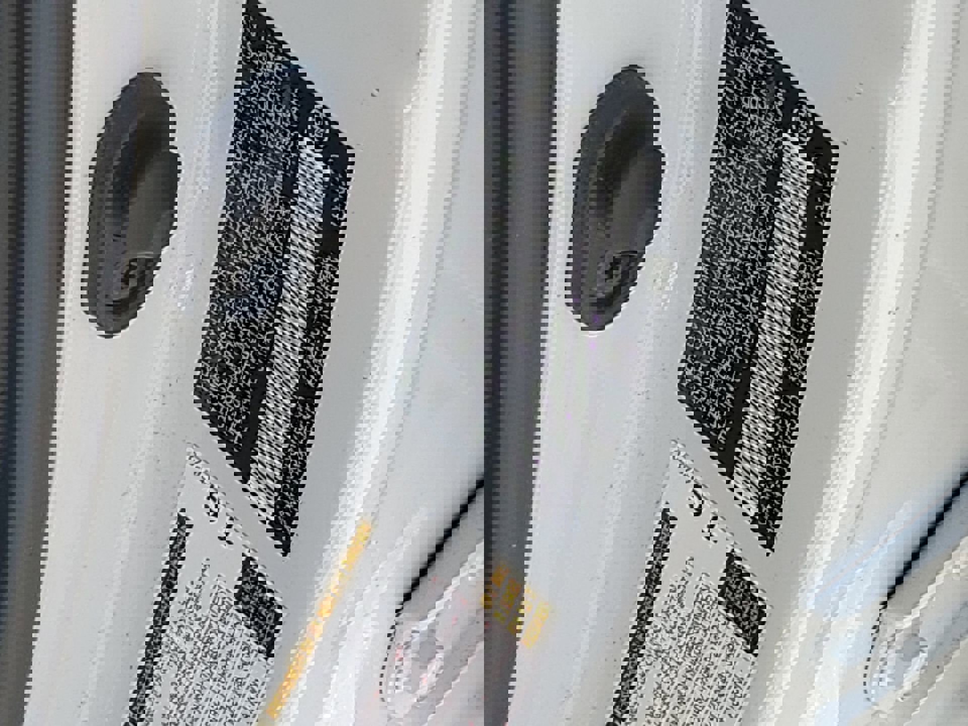 2022 Toyota Prius L photo 39