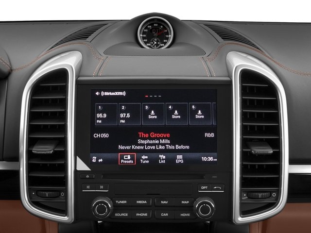 2017 Porsche Cayenne Platinum Edition photo 2