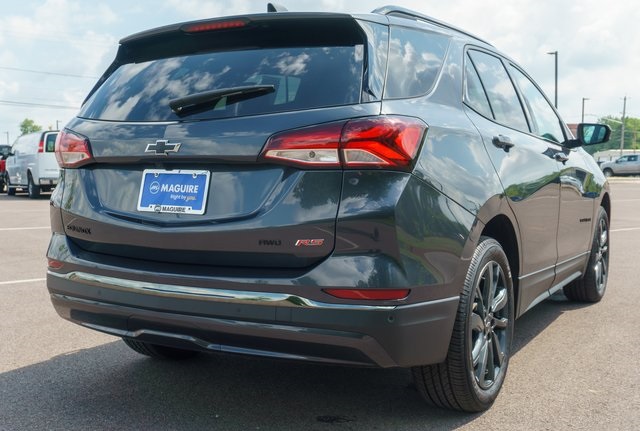 2023 Chevrolet Equinox RS photo 2