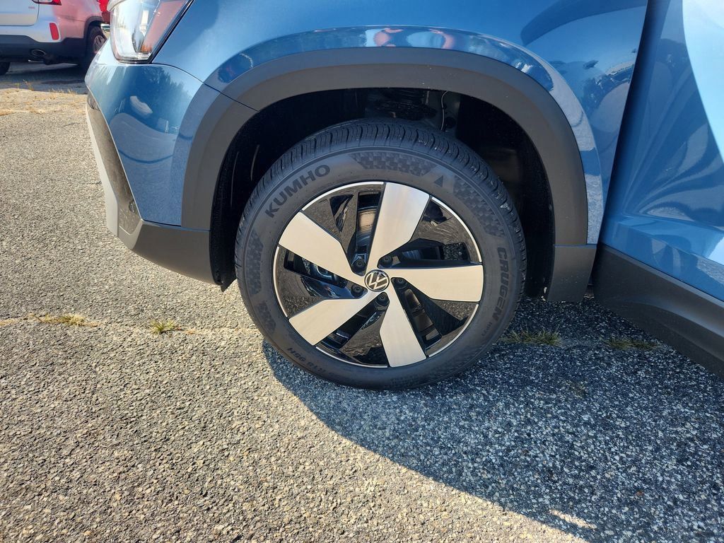 2025 Volkswagen Taos S photo 16