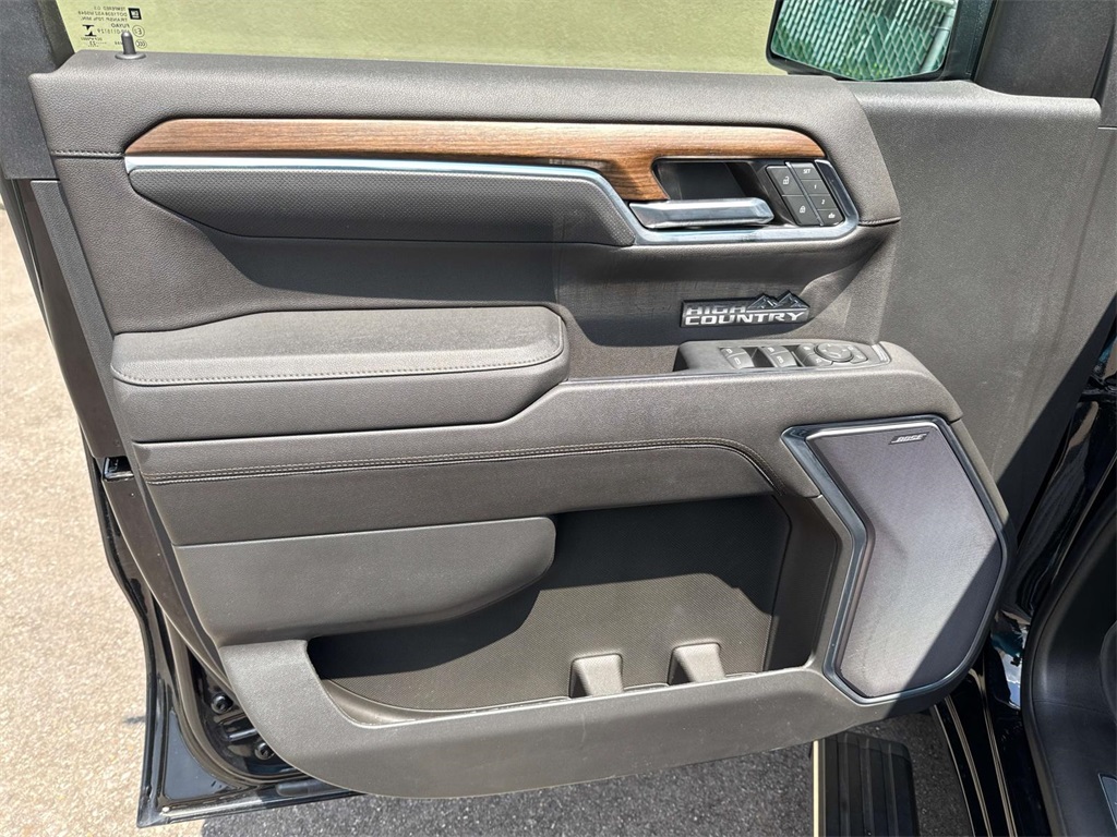 2023 Chevrolet Silverado 1500 High Country photo 24