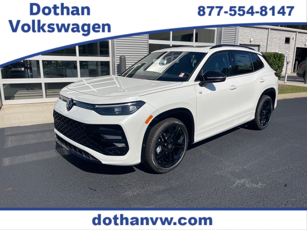 2025 Volkswagen Tiguan SE R-LINE BLACK's photo