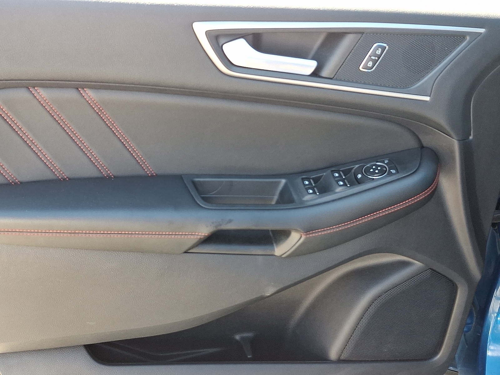 2022 Ford Edge ST-Line photo 11