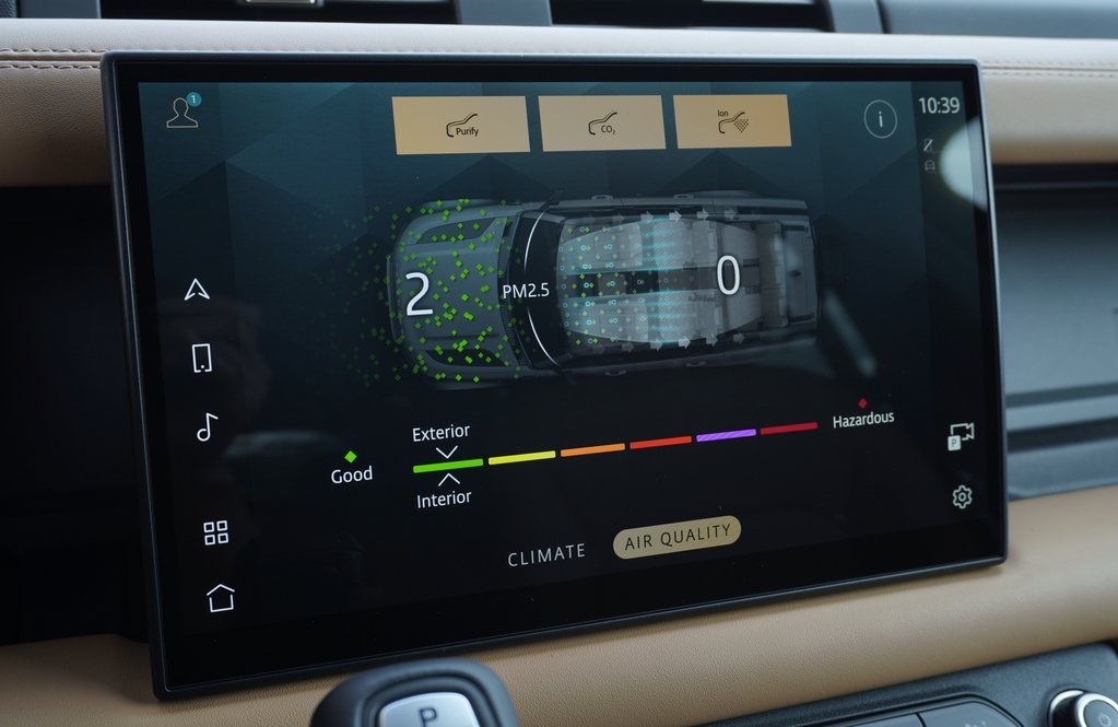 2025 LAND ROVER DEFENDER - Image 20