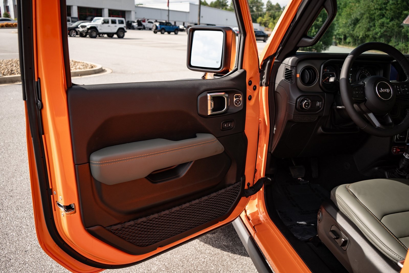 2025 Jeep Gladiator Mojave photo 16