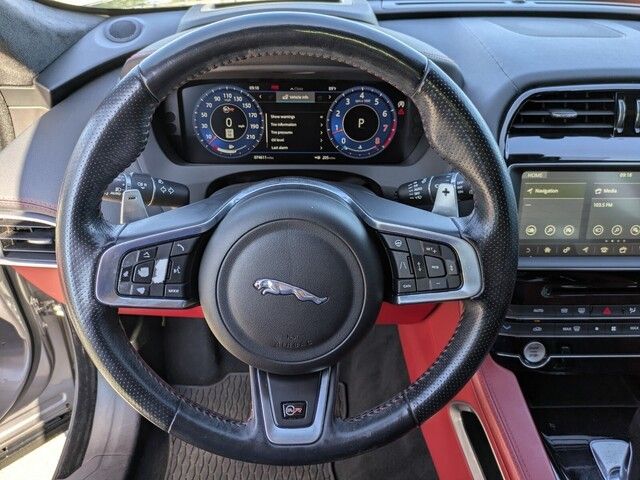 2020 Jaguar F-PACE SVR photo 18