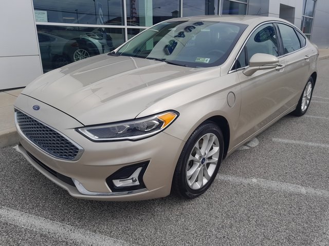 2019 Ford Fusion Energi Titanium photo 5