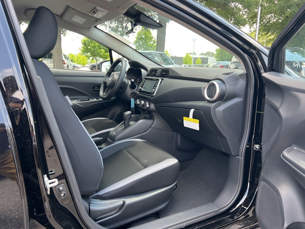 2025 Nissan Versa S photo 9