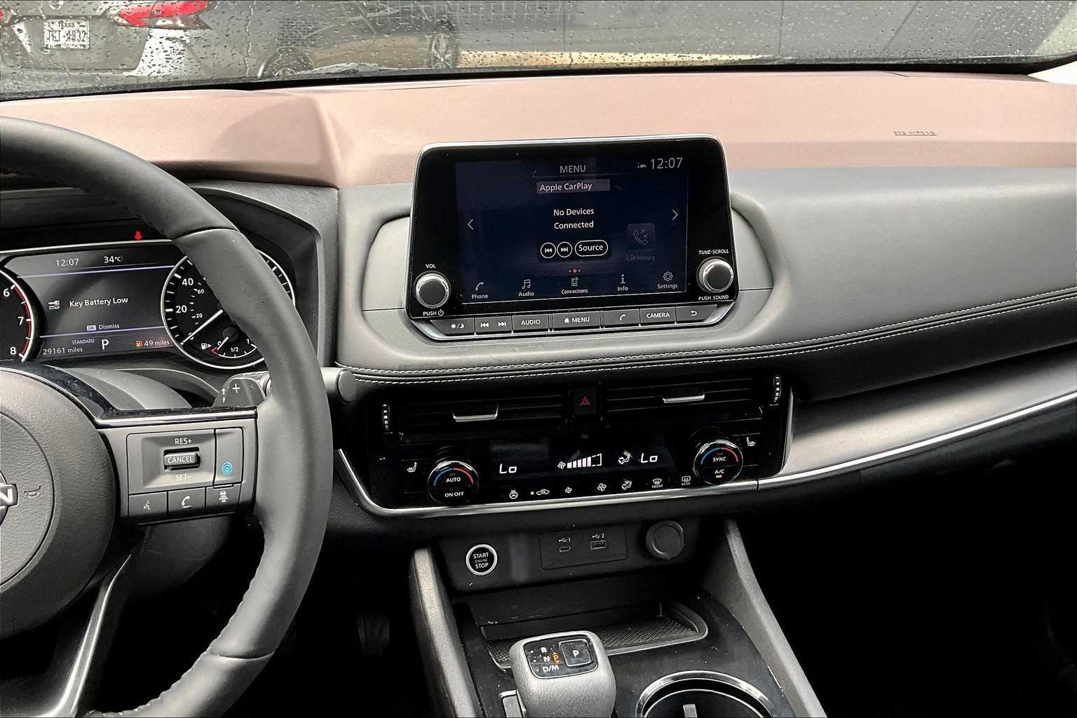 2022 Nissan Rogue SV photo 6