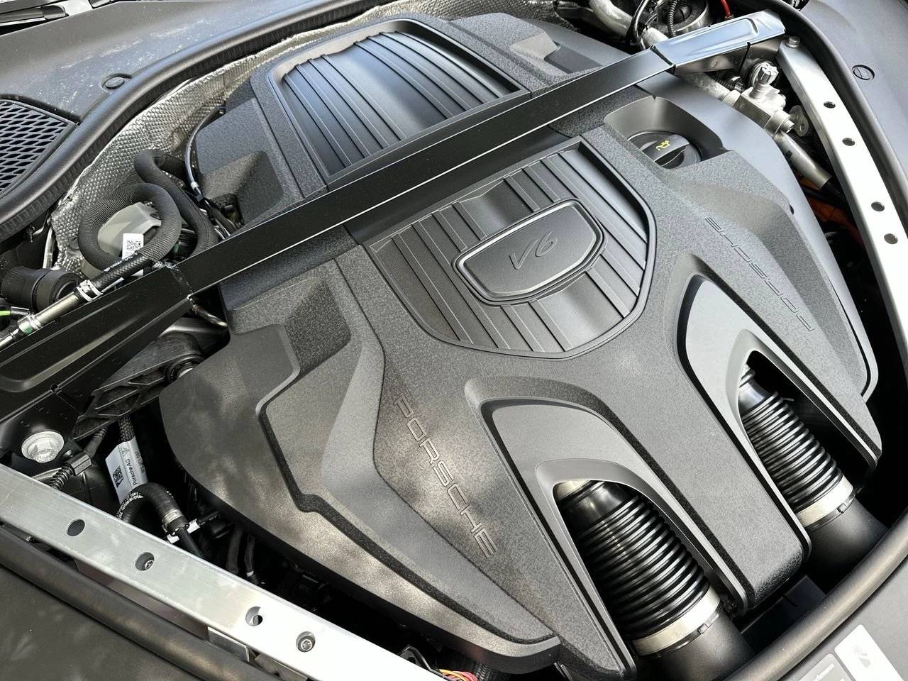 2025 Porsche Panamera E-Hybrid 4 photo 30