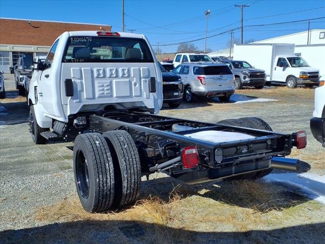 2024 Chevrolet Silverado 5500HD Work Truck photo 2