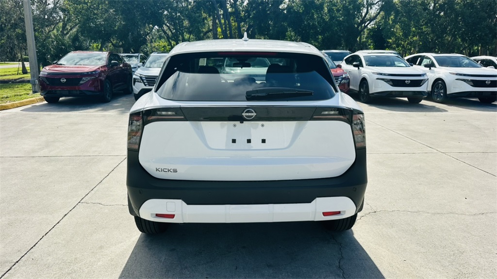 2026 Nissan Kicks SV photo 4