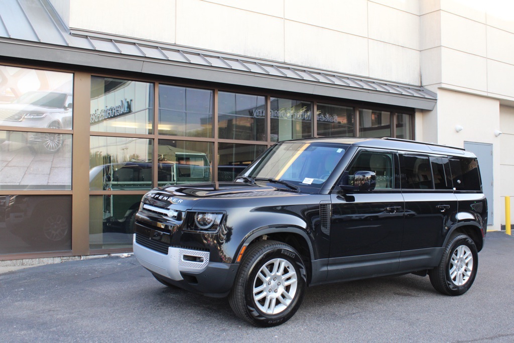 2022 Land Rover Defender 110 S photo 2