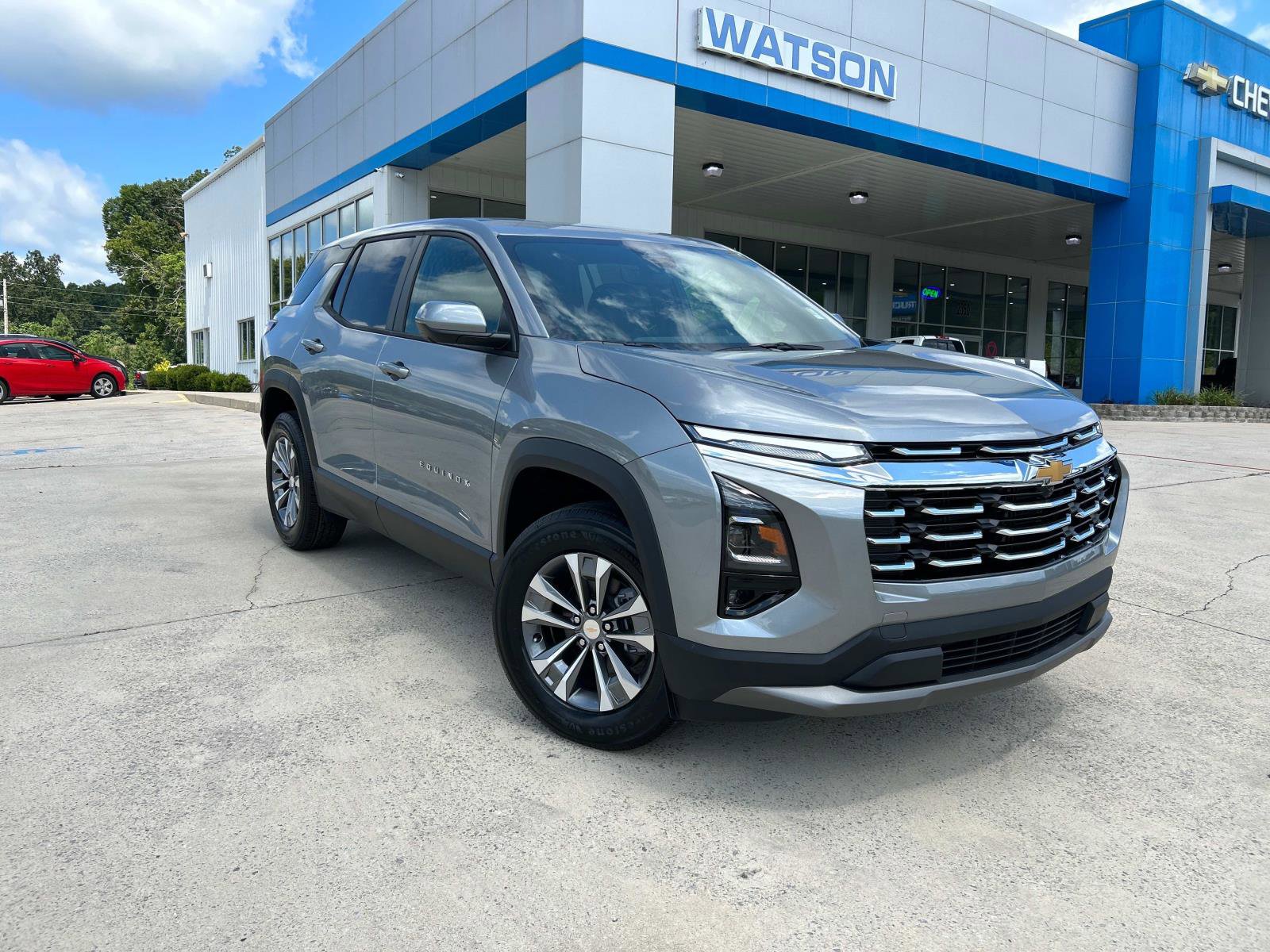 2026 Chevrolet Equinox LT photo 2
