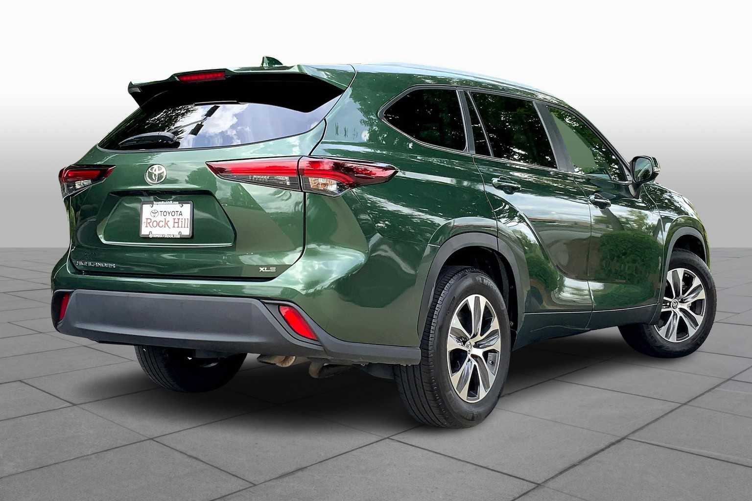 2024 Toyota Highlander XLE photo 11