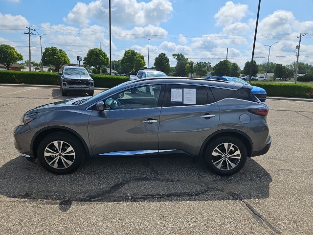 2023 Nissan Murano SV photo 2