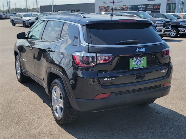 2022 Jeep Compass Latitude photo 4