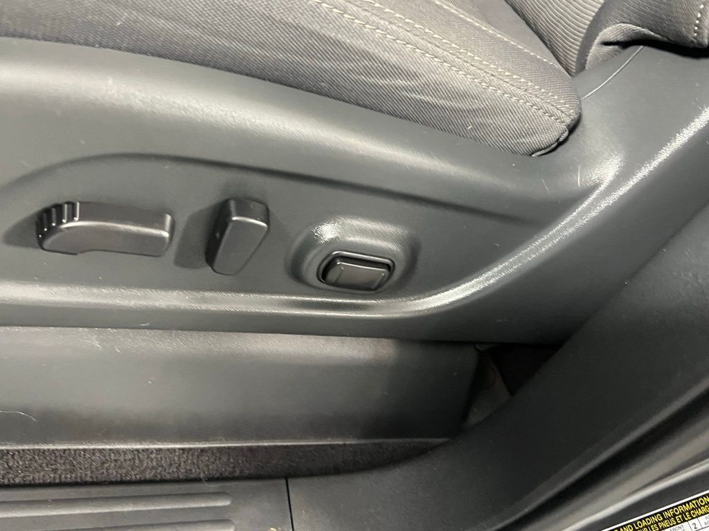 2024 Nissan Titan SV photo 19