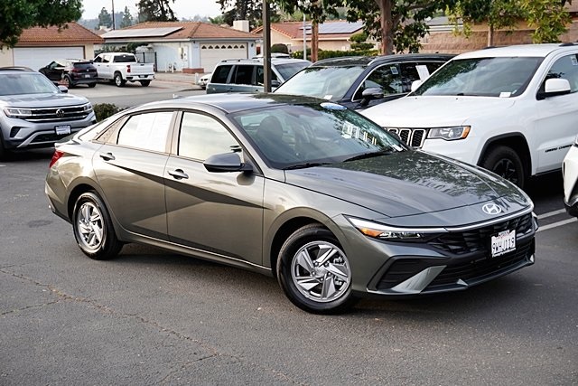 Used 2026 Gray Hyundai SE image 2