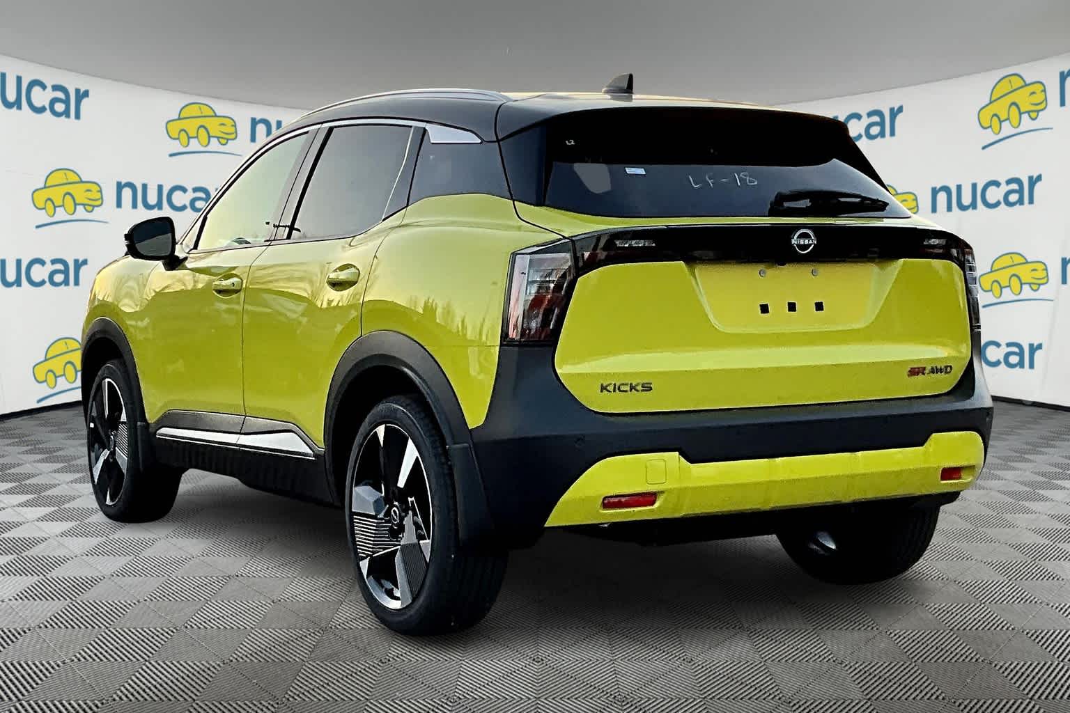 2025 Nissan Kicks SR photo 4