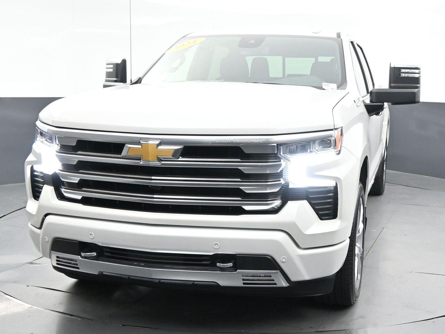 2024 Chevrolet Silverado 1500 High Country photo 2