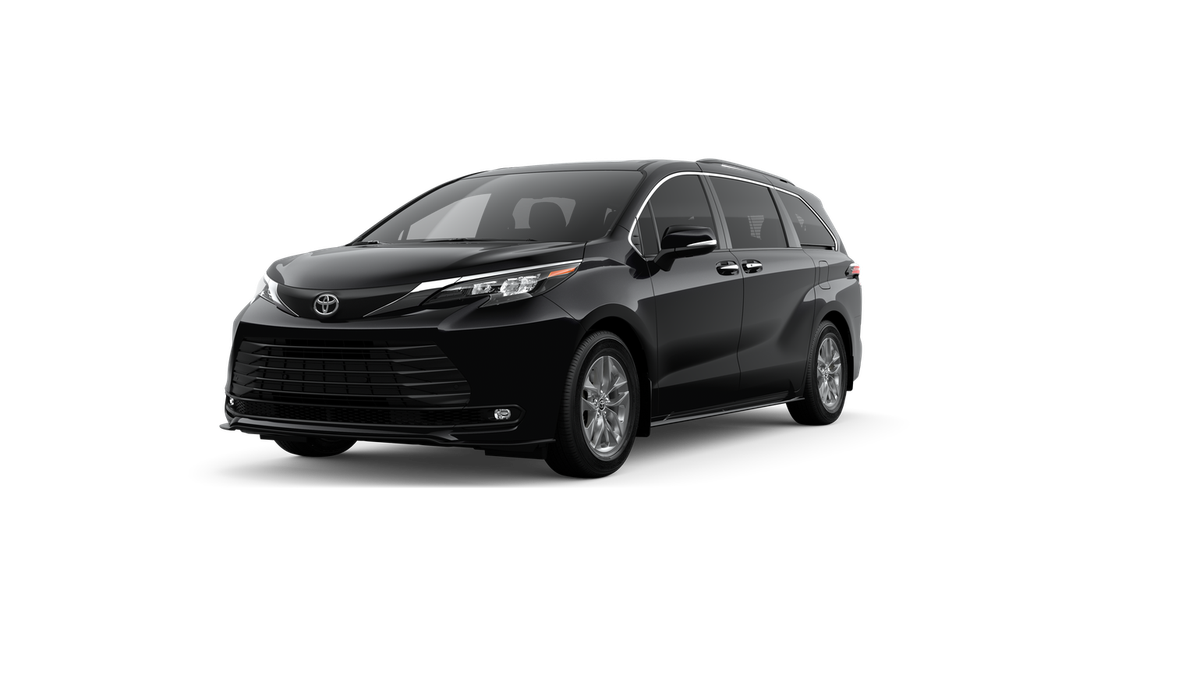 2026 Toyota Sienna XLE's photo