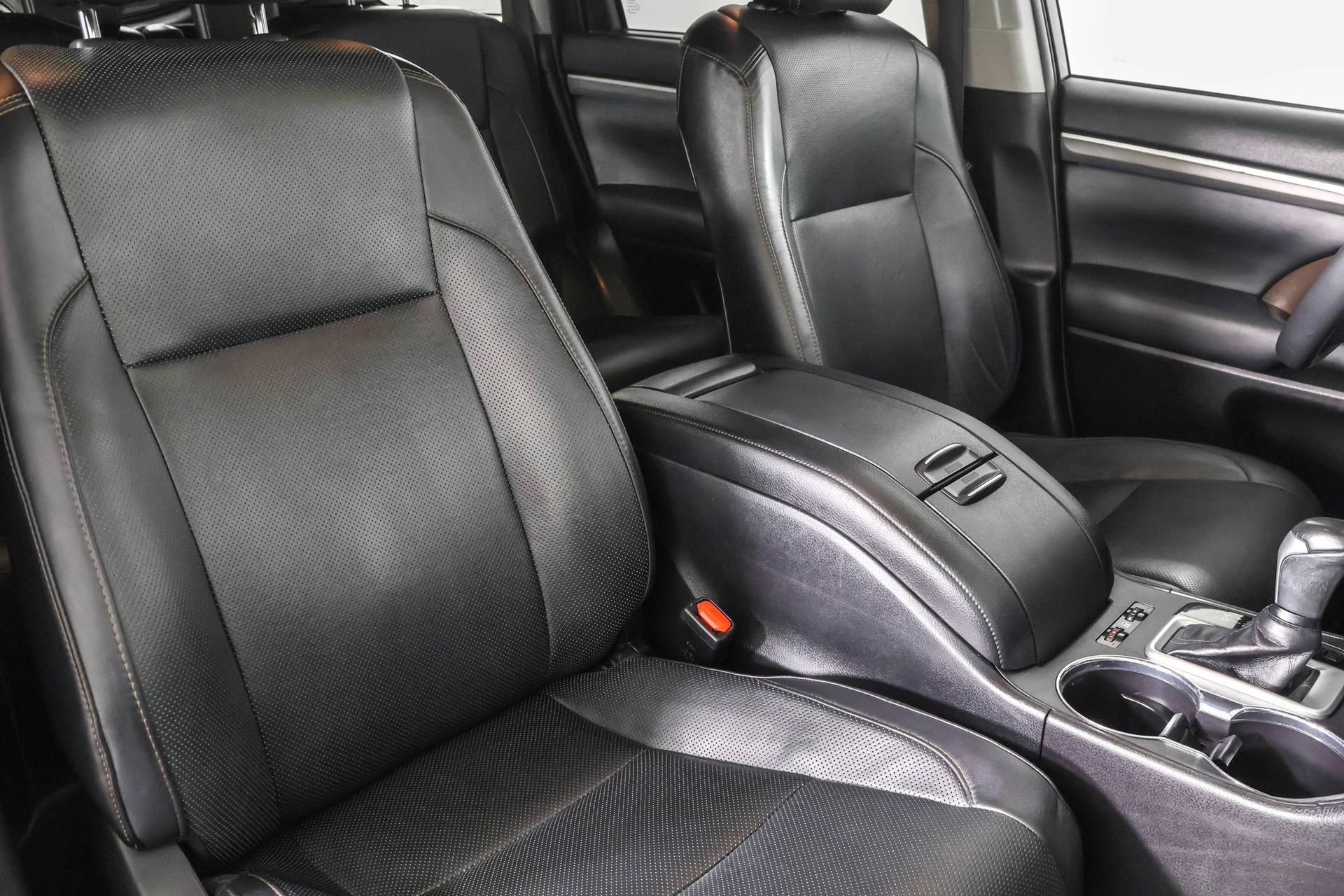 2019 Toyota Highlander Limited photo 36