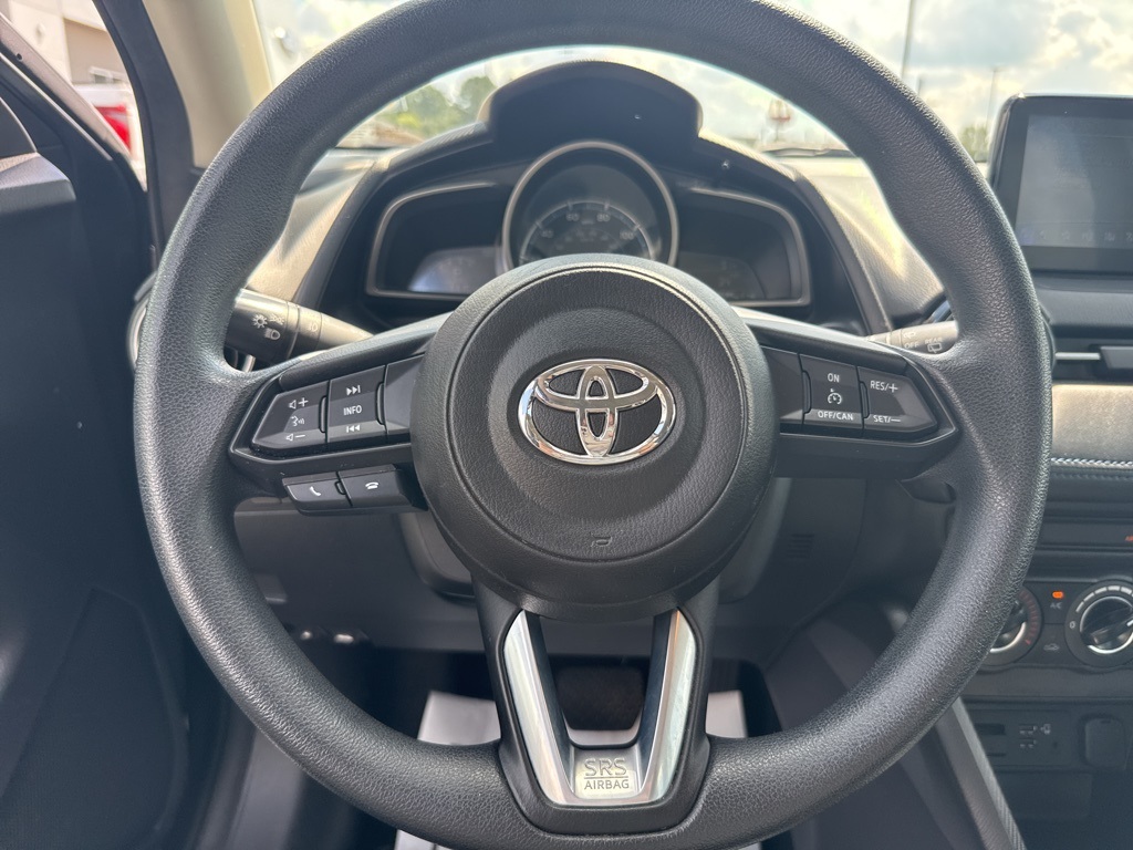 2020 Toyota Yaris LE photo 11