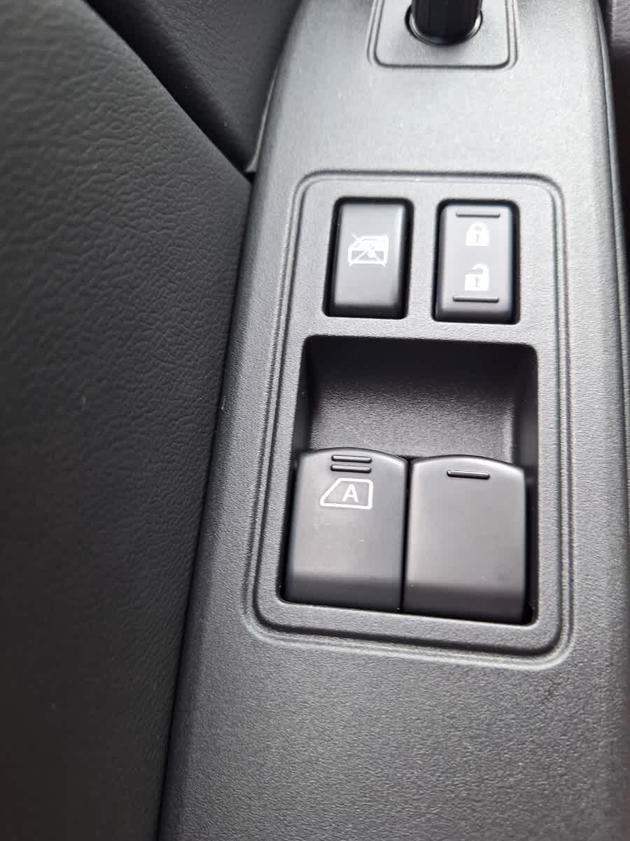 2025 Nissan Frontier King Cab SV photo 18
